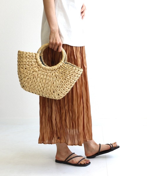 AmiAmi（アミアミ）の「スクエアトゥナローストラップフラットサンダル（サンダル・レディース・ブラック/ブラウン/ライトベージュ/パイソン・LL/S/M/L）」の18枚目の写真