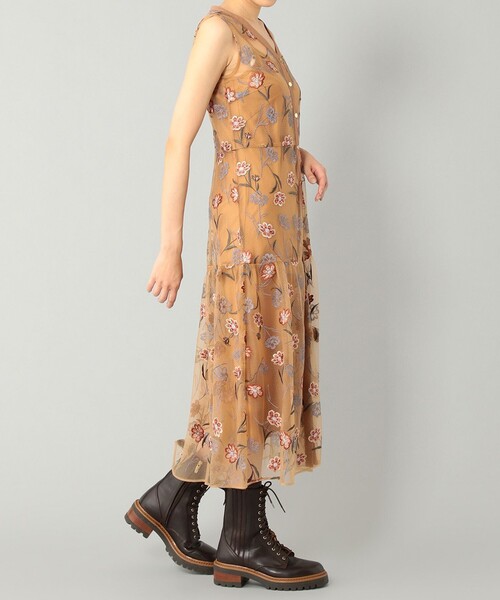 GRACE CONTINENTAL(グレースコンチネンタル)の「シルエットフラワーレースドレス(ドレス・レディース・ブラック/キャメル・38/36)」の19枚目の写真