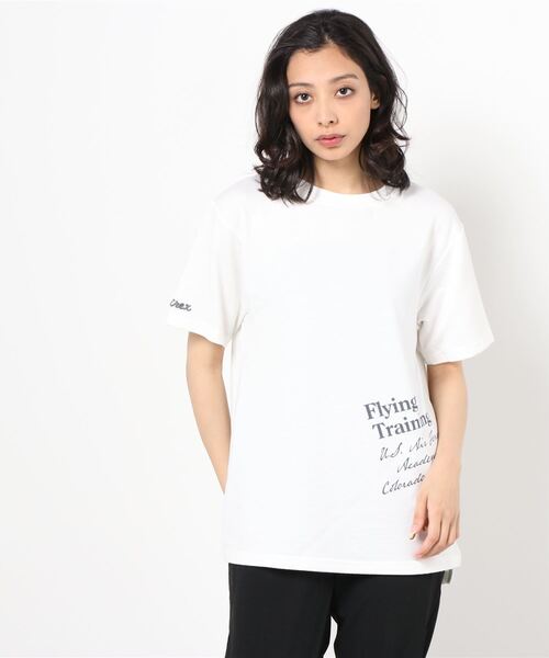 AVIREX（アヴィレックス）の「AVIREX/ アヴィレックス　刺繍プリントプルオーバー/ EMBROIDERY PRINT PULL OVER（Tシャツ/カットソー・レディース・オフホワイト/ライトグレー/ブルー・MEDIUM/SMALL）」の2枚目の写真