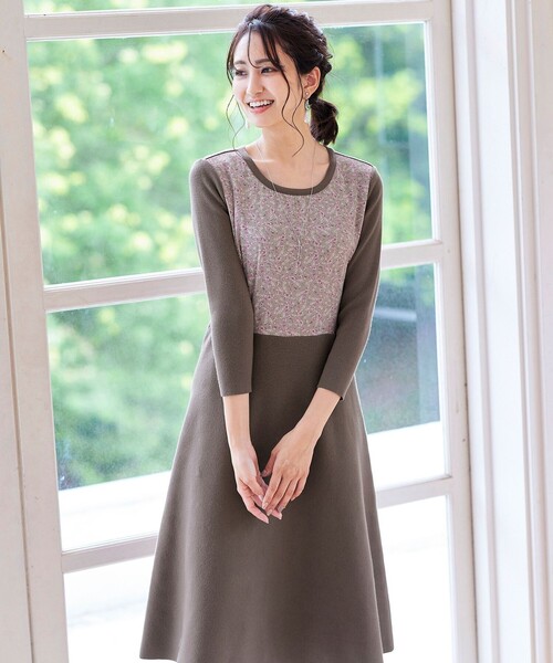 Tiaclasse（ティアクラッセ）の「【洗える】異素材使いの花柄シフォンコンビワンピース（ワンピース・レディース・ブラック/グレー/ミント/モカ・11号/9号/7号）」の15枚目の写真