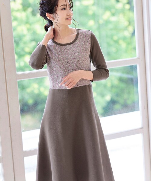 Tiaclasse（ティアクラッセ）の「【洗える】異素材使いの花柄シフォンコンビワンピース（ワンピース・レディース・ブラック/グレー/ミント/モカ・11号/9号/7号）」の19枚目の写真