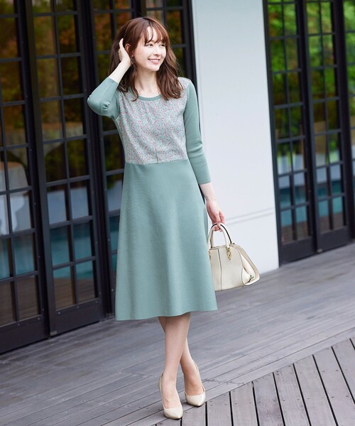 Tiaclasse（ティアクラッセ）の「【洗える】異素材使いの花柄シフォンコンビワンピース（ワンピース・レディース・ブラック/グレー/ミント/モカ・11号/9号/7号）」の21枚目の写真