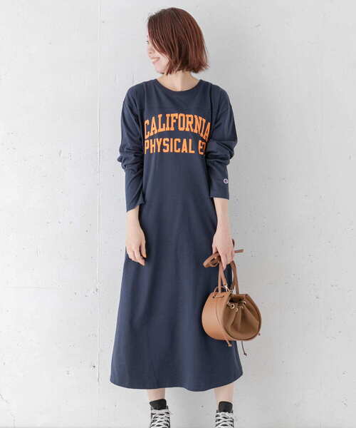 Champion(チャンピオン)の「『別注』Champion×Sonny Label フットボールロゴロングスリーブTシャツワンピース(ワンピース・レディース・ホワイト/ネイビー/バーガンディー・ONE)」の3枚目の写真