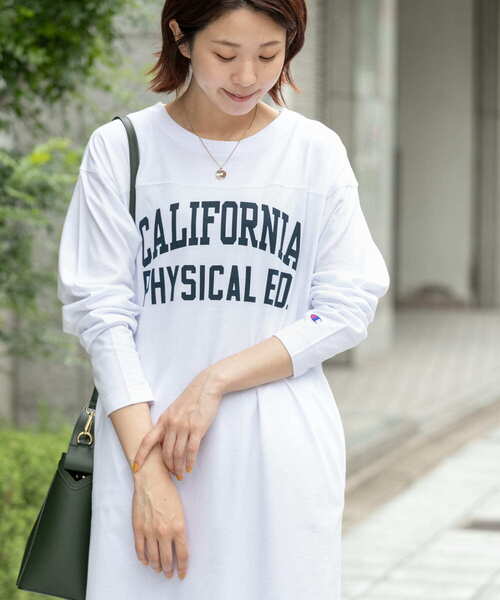 Champion(チャンピオン)の「『別注』Champion×Sonny Label フットボールロゴロングスリーブTシャツワンピース(ワンピース・レディース・ホワイト/ネイビー/バーガンディー・ONE)」の4枚目の写真