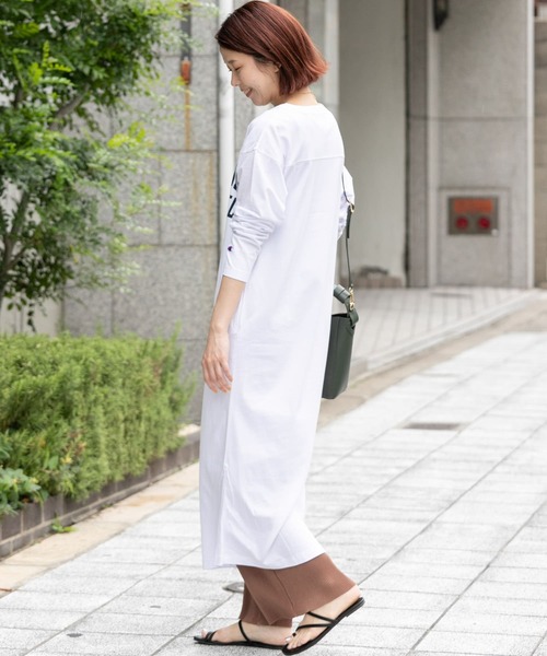 Champion(チャンピオン)の「『別注』Champion×Sonny Label フットボールロゴロングスリーブTシャツワンピース(ワンピース・レディース・ホワイト/ネイビー/バーガンディー・ONE)」の7枚目の写真