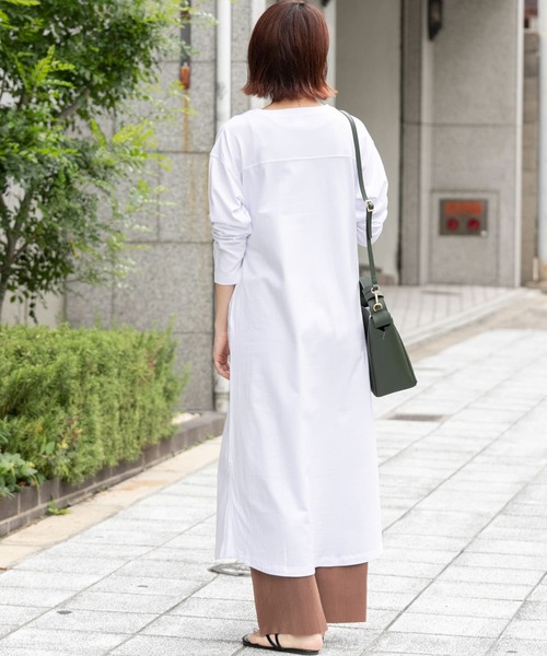 Champion(チャンピオン)の「『別注』Champion×Sonny Label フットボールロゴロングスリーブTシャツワンピース(ワンピース・レディース・ホワイト/ネイビー/バーガンディー・ONE)」の11枚目の写真