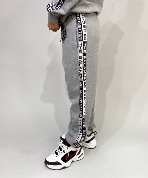 RVCA(ルーカ)の「RVCA/ルーカ ルーズシルエット ロゴサイドテープ柄スウェットパンツ/セットアップ対応 BB044-714(スウェットパンツ・レディース・ホワイト/ブラック/グレー・S/XS)」の9枚目の写真