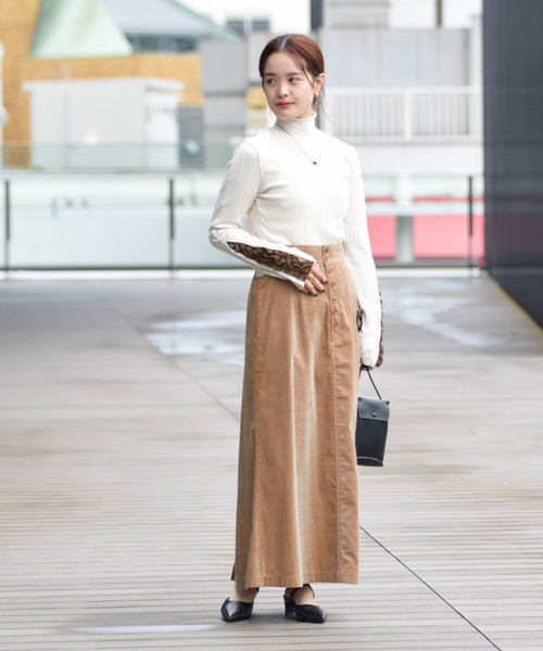 Ray BEAMS(レイビームス)の「RBS / リブ アーム フリル Tシャツ(Tシャツ/カットソー・レディース・ナチュラル/ブラック・ONE SIZE)」の10枚目の写真