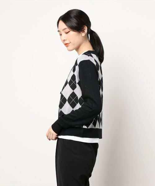 SPINNS（スピンズ）の「アーガイルチェックデザイン ニットカーディガン（カーディガン/ボレロ・レディース・ブラック/ネイビー/サックスブルー・ONESIZE）」の4枚目の写真