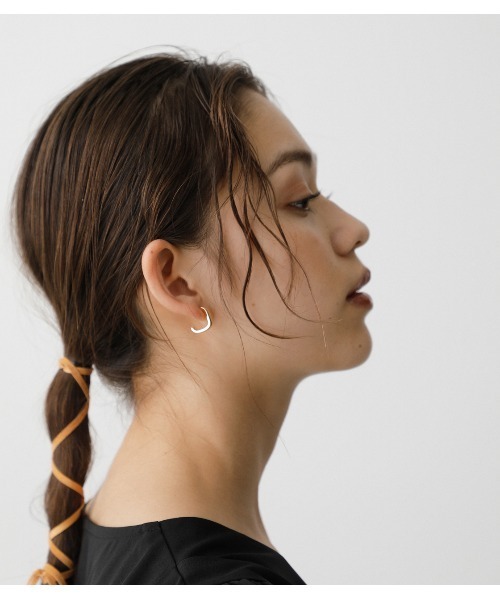 AZUL by moussy(アズールバイマウジー)の「SQUARE MINI EARRINGS/スクエアミニピアス(ピアス(両耳用)・レディース・ゴールド系その他/シルバー・FREE)」の9枚目の写真