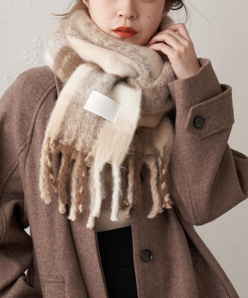 Chico（チコ）の「チェック太フリンジストール（マフラー・レディース・ブラック/ベージュ/ブラウン・FREE）」の5枚目の写真