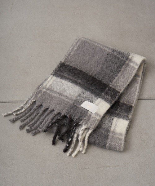 Chico（チコ）の「チェック太フリンジストール（マフラー・レディース・ブラック/ベージュ/ブラウン・FREE）」の10枚目の写真