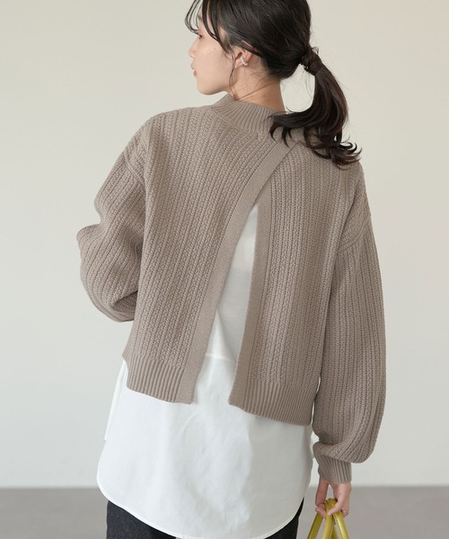 earth music&ecology（アースミュージックアンドエコロジー）の「SET２点バックスリットニット+シャツ風インナー＊（ニット/セーター・レディース・ブラック/アイボリー/モカ・FREE）」の3枚目の写真