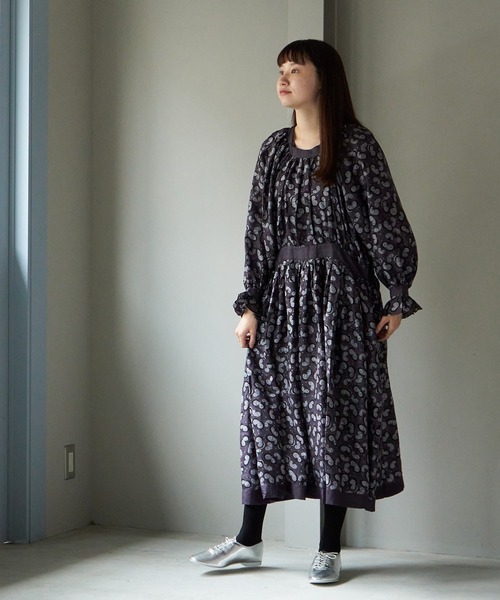 note et silence （ノートエシロンス）の「【 AMB100貨 】cat worth Jazz shoes（ドレスシューズ・レディース・シルバー・23/24/25）」の5枚目の写真