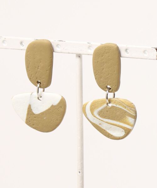 TONE SELECT GOODS（トーンセレクトグッズ）の「【caramel late】ポリマークレイピアス（ピアス（両耳用）・レディース・ホワイト/ブラック/パープル/グレー/カーキ/ピンク/オレンジ/グリーン/その他/レインボー/ブラウン・FREE）」の7枚目の写真