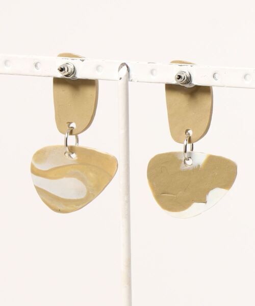 TONE SELECT GOODS（トーンセレクトグッズ）の「【caramel late】ポリマークレイピアス（ピアス（両耳用）・レディース・ホワイト/ブラック/パープル/グレー/カーキ/ピンク/オレンジ/グリーン/その他/レインボー/ブラウン・FREE）」の12枚目の写真