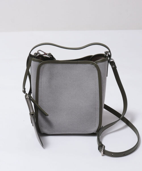 PAOLA NUTTI  （パオラヌッティ）の「【PAOLA NUTTI/パオラヌッティ】キャンバススクエアトートバッグ（トートバッグ・レディース・ベージュ系その他3/グリーン系その他3・FREE）」の2枚目の写真