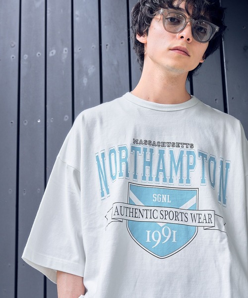 SIGNAL SPORTS（シグナルスポーツ）の「【SIGNAL SPORTS】カレッジロゴプリントTシャツ（Tシャツ/カットソー・メンズ・ホワイト/ライトブルー/イエロー/レッド/グリーン・MEDIUM/LARGE/X-LARGE）」の2枚目の写真