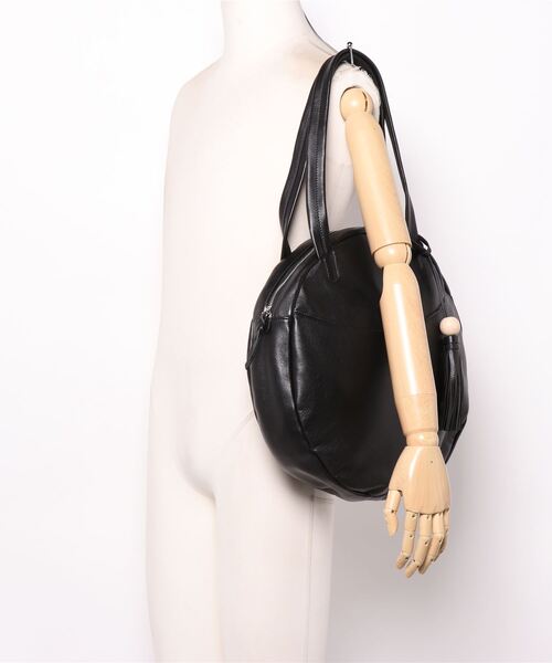 COOCO(クーコ)の「【PALIO】 Cerchio 丸型ワンショルダー本革トートバッグ(ショルダーバッグ・レディース・ブラック・9)」の15枚目の写真