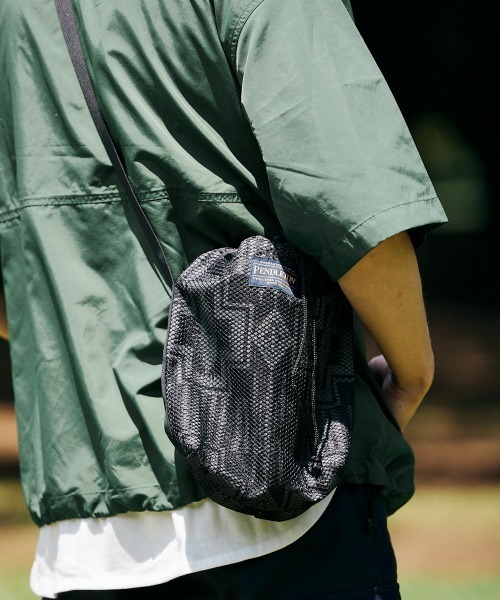 PENDLETON（ペンドルトン）の「【PENDLETON / ペンドルトン】別注 MESH POUCH（ボディバッグ/ウエストポーチ・メンズ・ブラック/カーキ・FREE）」の22枚目の写真