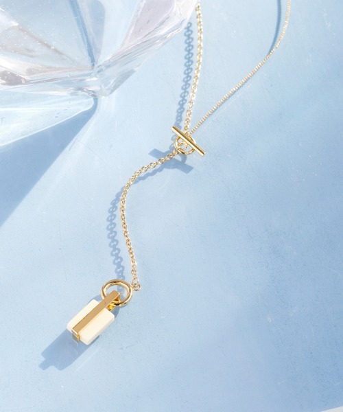 Phoebe(フィービィー)の「2wayリミテッドラクトネックレス(ネックレス・レディース・アイボリー/ブラウン・FREE)」の6枚目の写真