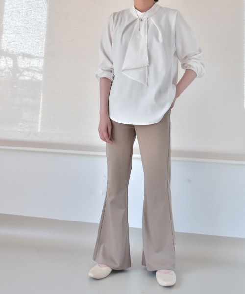 Coo+i（クーイ）の「フレアパンツ（スウェットパンツ・レディース・グレイッシュベージュ/ブラック/ベージュ/ネイビー/カーキ/キャメル・L/M）」の13枚目の写真