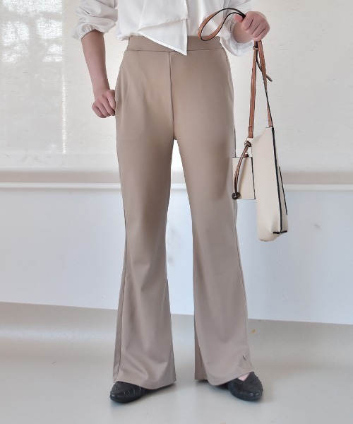 Coo+i（クーイ）の「フレアパンツ（スウェットパンツ・レディース・グレイッシュベージュ/ブラック/ベージュ/ネイビー/カーキ/キャメル・L/M）」の11枚目の写真