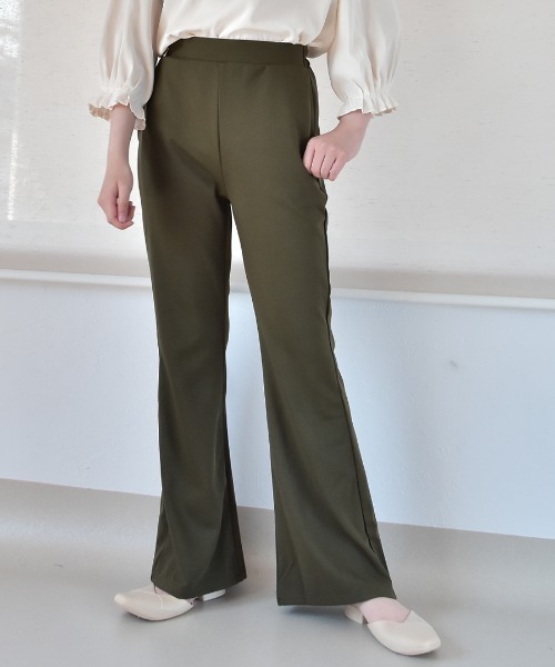 Coo+i（クーイ）の「フレアパンツ（スウェットパンツ・レディース・グレイッシュベージュ/ブラック/ベージュ/ネイビー/カーキ/キャメル・L/M）」の9枚目の写真