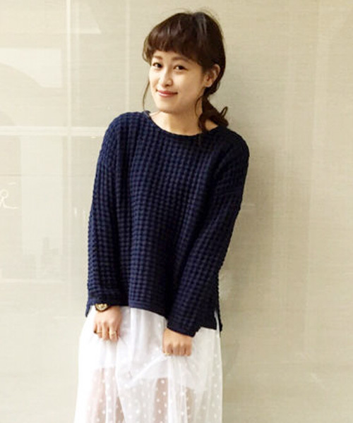 Kastane（カスタネ）の「【Kastane】タック柄ワイドプルオーバー（ニット/セーター・レディース・ブルー/グリーン/オフホワイト/ネイビー・FREE）」の3枚目の写真