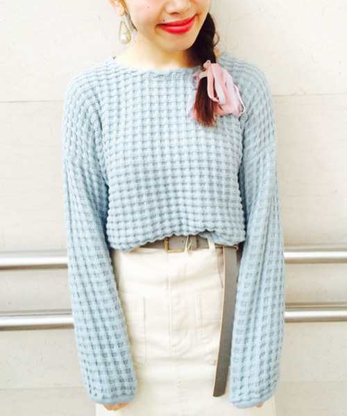 Kastane（カスタネ）の「【Kastane】タック柄ワイドプルオーバー（ニット/セーター・レディース・ブルー/グリーン/オフホワイト/ネイビー・FREE）」の4枚目の写真