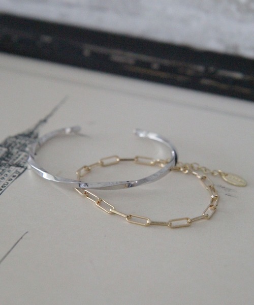 LEPSIM（レプシィム）の「2ピースメタルセットバングル　298423（バングル/リストバンド・レディース・シルバー/ゴールド/シルバー×ゴールド・ONE SIZE）」の2枚目の写真