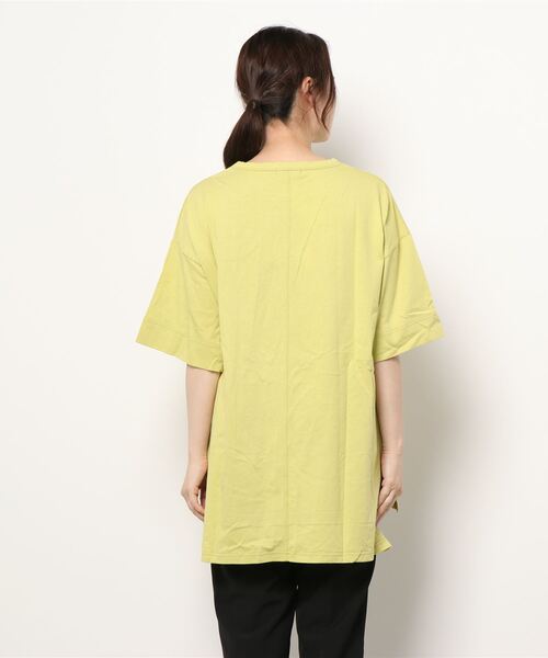reca(レカ)の「BIGシルエットTシャツ(Tシャツ/カットソー・レディース・オフホワイト/ブラック系その他/グリーン系その他/イエロー/グレイッシュベージュ/チャコールグレー・FREE)」の7枚目の写真