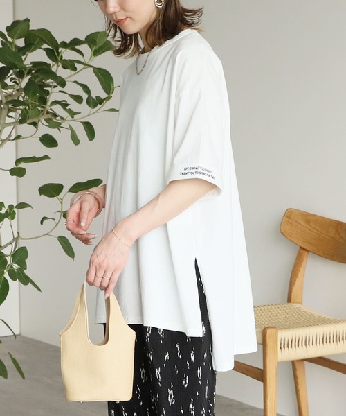 reca(レカ)の「BIGシルエットTシャツ(Tシャツ/カットソー・レディース・オフホワイト/ブラック系その他/グリーン系その他/イエロー/グレイッシュベージュ/チャコールグレー・FREE)」の2枚目の写真