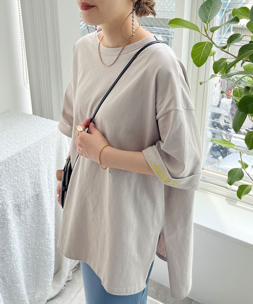 reca(レカ)の「BIGシルエットTシャツ(Tシャツ/カットソー・レディース・オフホワイト/ブラック系その他/グリーン系その他/イエロー/グレイッシュベージュ/チャコールグレー・FREE)」の4枚目の写真