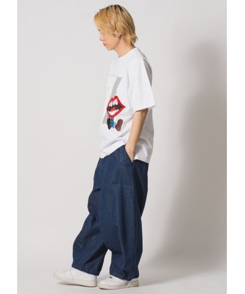RE730(アールイーセブンサーティー)の「RE730 かわいいなみおくんが座っている半袖ビッグシルエットTシャツ(Tシャツ/カットソー・メンズ・ブラック/オフホワイト・MEDIUM/LARGE/X-LARGE)」の5枚目の写真