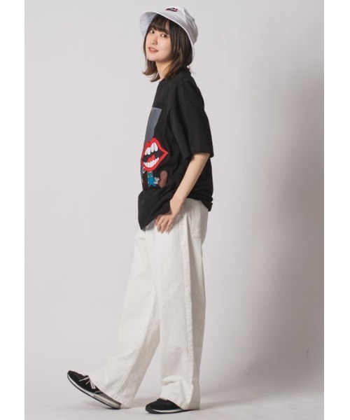 RE730(アールイーセブンサーティー)の「RE730 かわいいなみおくんが座っている半袖ビッグシルエットTシャツ(Tシャツ/カットソー・メンズ・ブラック/オフホワイト・MEDIUM/LARGE/X-LARGE)」の4枚目の写真