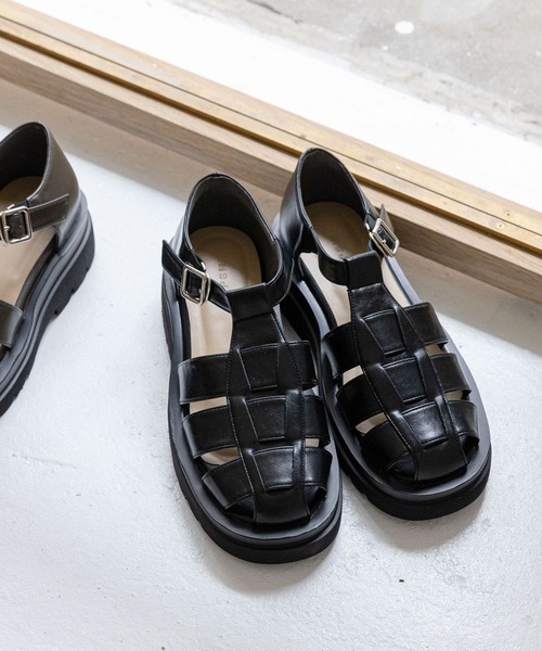 LEPSIM（レプシィム）の「アツゾコグルカサンダル　295884（サンダル・レディース・カーキブラウン/アイボリー/ブラック・MEDIUM/LARGE）」の2枚目の写真