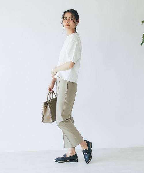 un dix cors（アンディコール）の「印象的な袖デザイン　ボリュームタックスリーブTシャツ（Tシャツ/カットソー・レディース・オフホワイト/チャコールグレー/ブルー・FREE）」の8枚目の写真