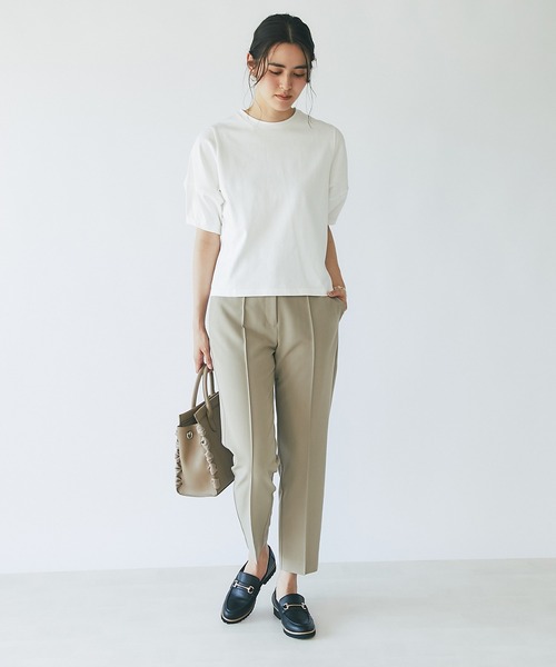 un dix cors（アンディコール）の「印象的な袖デザイン　ボリュームタックスリーブTシャツ（Tシャツ/カットソー・レディース・オフホワイト/チャコールグレー/ブルー・FREE）」の6枚目の写真