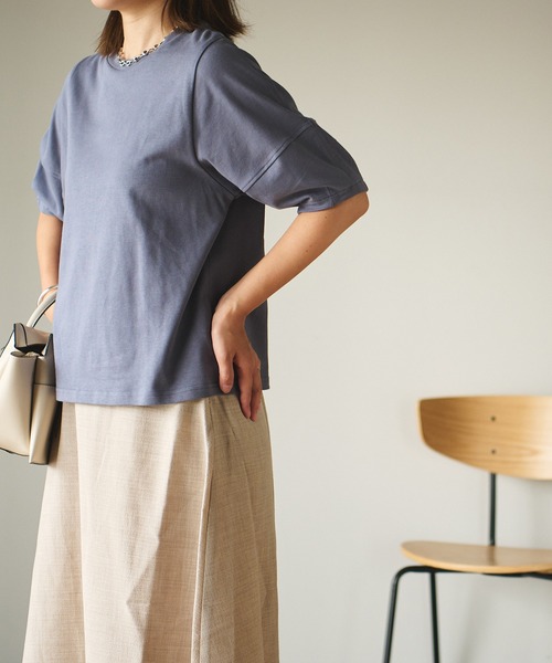 un dix cors（アンディコール）の「印象的な袖デザイン　ボリュームタックスリーブTシャツ（Tシャツ/カットソー・レディース・オフホワイト/チャコールグレー/ブルー・FREE）」の17枚目の写真