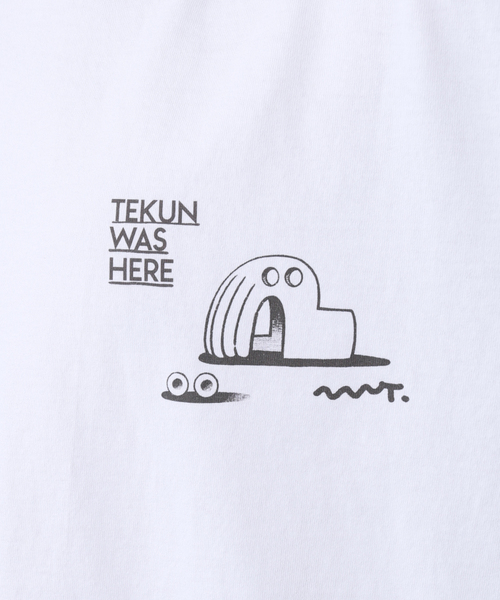 JOURNAL STANDARD(ジャーナルスタンダード)の「TEKUN WAS HERE MOTTE Tシャツ(Tシャツ/カットソー・メンズ・ホワイト・MEDIUM/LARGE/X-LARGE)」の15枚目の写真