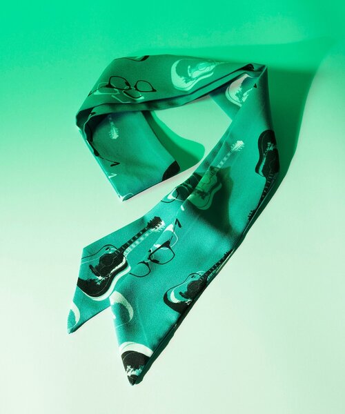 tk.TAKEO KIKUCHI(ティーケータケオキクチ)の「◆KAWASAKI TAKAYA × tk.TAKEO KIKUCHI コラボ総柄スカーフタイ(ユニセックスアイテム)(バンダナ/スカーフ・メンズ・ブラック系3/グレー系3/ライトグリーン系・00)」の9枚目の写真