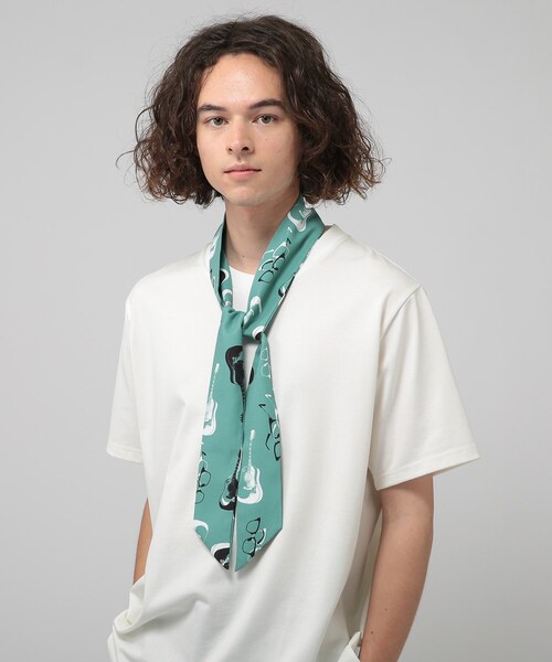 tk.TAKEO KIKUCHI(ティーケータケオキクチ)の「◆KAWASAKI TAKAYA × tk.TAKEO KIKUCHI コラボ総柄スカーフタイ(ユニセックスアイテム)(バンダナ/スカーフ・メンズ・ブラック系3/グレー系3/ライトグリーン系・00)」の4枚目の写真