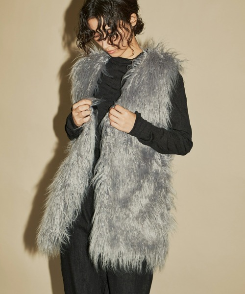 Aunt Marie's（アントマリーズ）の「フェイクファーベスト（ベスト