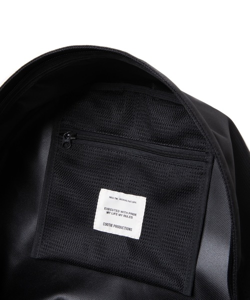 COOTIE PRODUCTIONS(クーティープロダクションズ)の「Standard Day Pack(バックパック/リュック・メンズ・ブラック・FREE)」の6枚目の写真