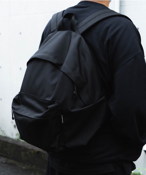 COOTIE PRODUCTIONS(クーティープロダクションズ)の「Standard Day Pack(バックパック/リュック・メンズ・ブラック・FREE)」の2枚目の写真