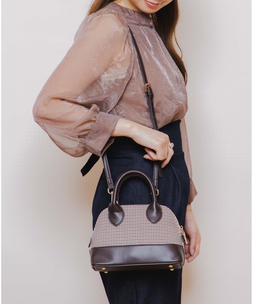 flower(フラワー)の「リトルビターバッグ(ショルダーバッグ・レディース・ブラウン/ベージュ・FREE)」の3枚目の写真