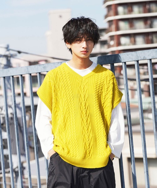 re_k by JUNRED(レクバイジュンレッド)の「re_k by JUNRED / バルキーアランオーバーVネックベスト(ベスト・メンズ・チャコールグレー/イエロー/グリーン・M/L)」の1枚目の写真