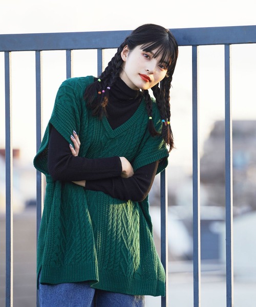 re_k by JUNRED(レクバイジュンレッド)の「re_k by JUNRED / バルキーアランオーバーVネックベスト(ベスト・メンズ・チャコールグレー/イエロー/グリーン・M/L)」の3枚目の写真