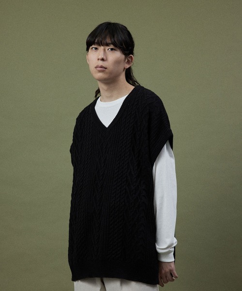 re_k by JUNRED(レクバイジュンレッド)の「re_k by JUNRED / バルキーアランオーバーVネックベスト(ベスト・メンズ・チャコールグレー/イエロー/グリーン・M/L)」の8枚目の写真